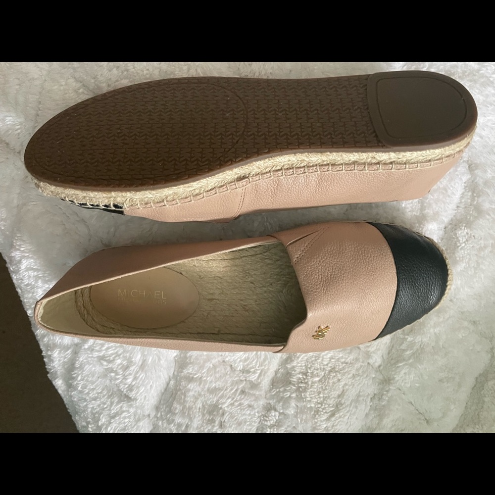 Shoe